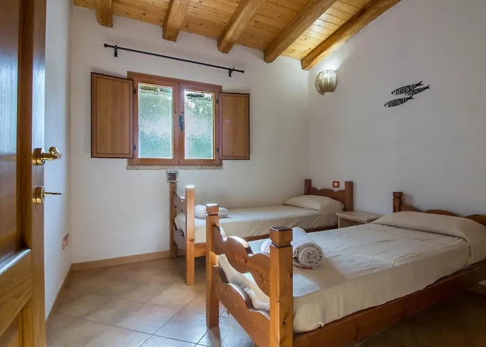 Villa Guesthost - Lovely With Sea View Terrace Cala Bitta